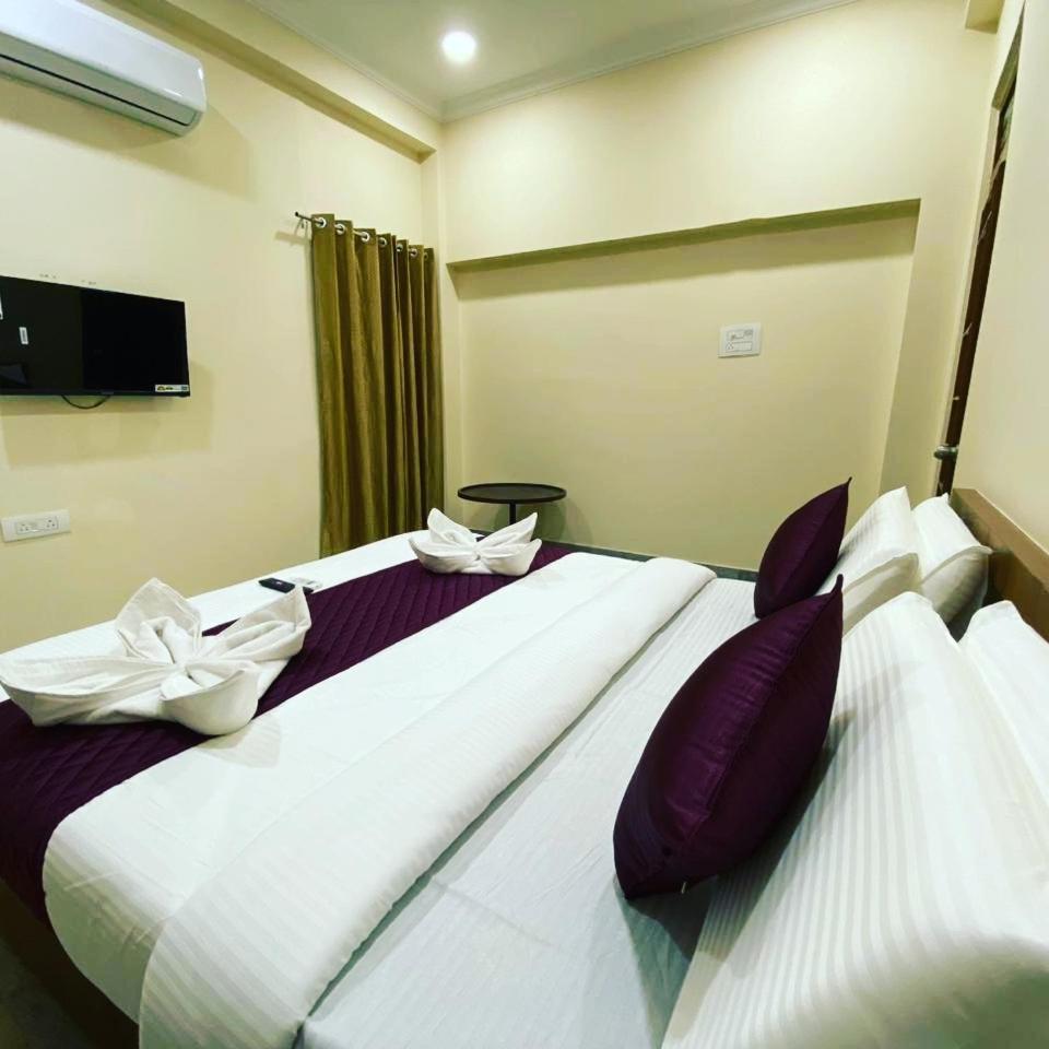 Hotel Kp Suites Metro 海得拉巴 外观 照片