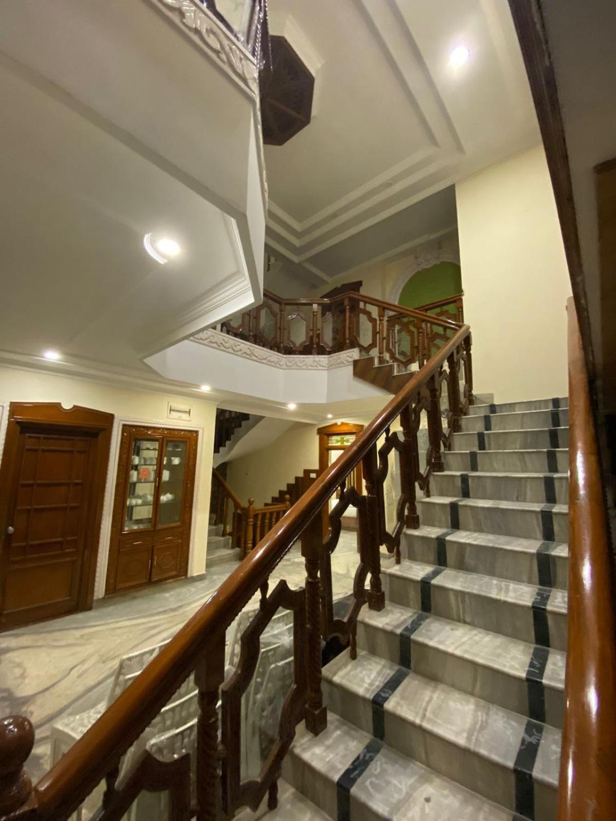 Hotel Kp Suites Metro 海得拉巴 外观 照片