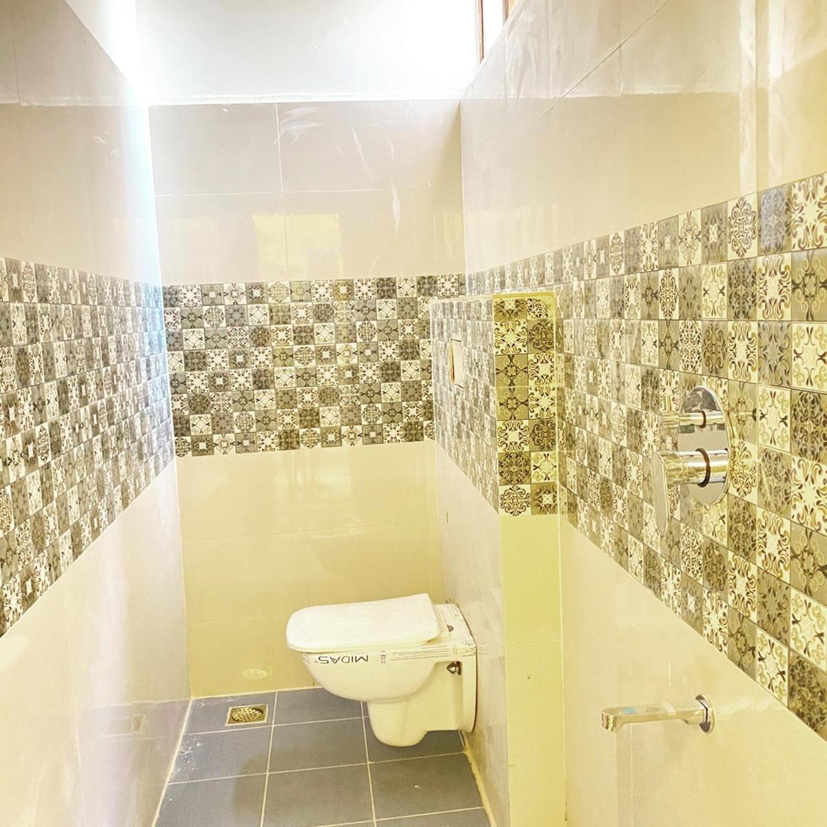 Hotel Kp Suites Metro 海得拉巴 外观 照片