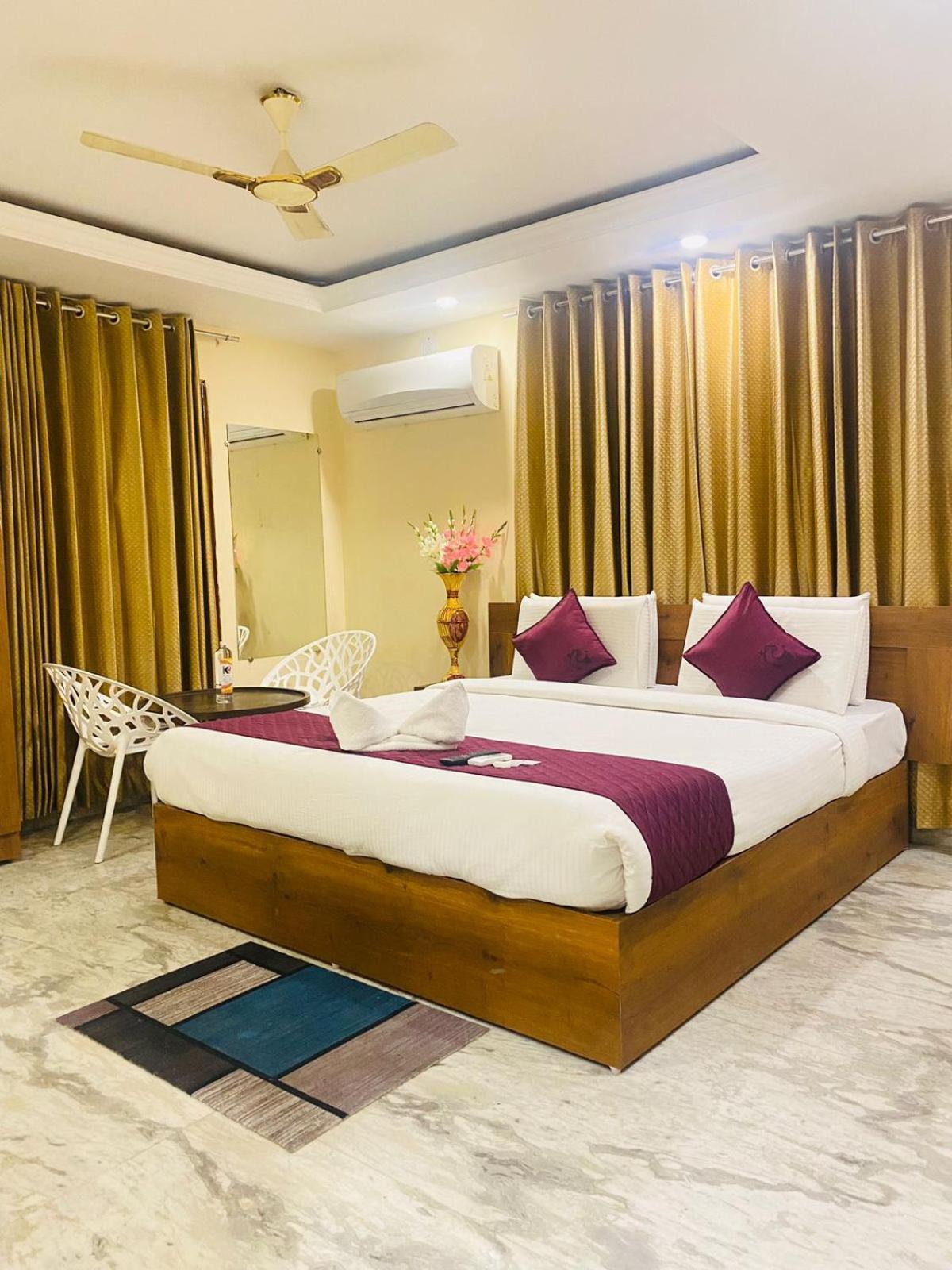 Hotel Kp Suites Metro 海得拉巴 外观 照片